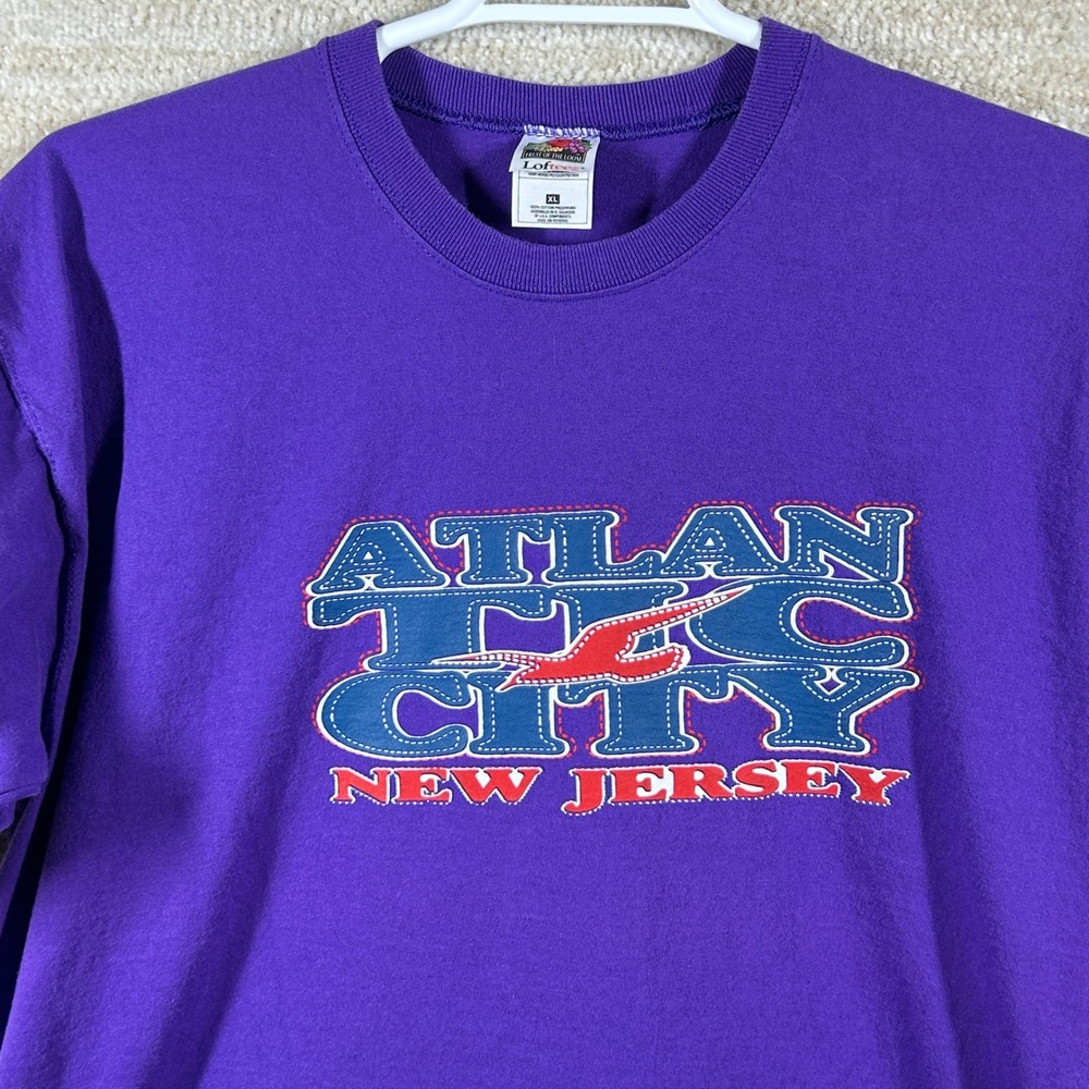 Fruit of the Loom Mens Streetwear Atlantic City Graphic T-Shirt Purple XL 90s